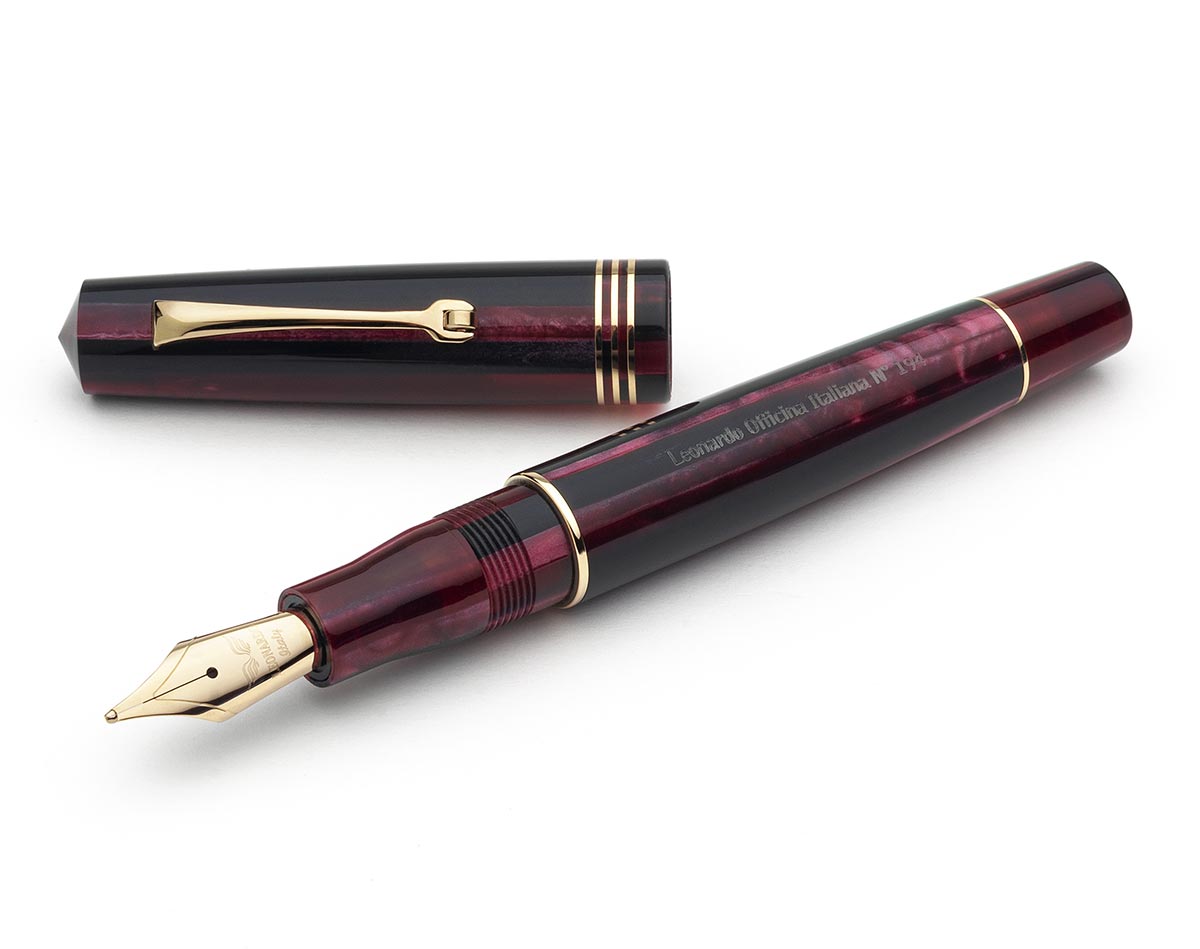 Leonardo Momento Zero Plum fountain pen - Fontoplumo